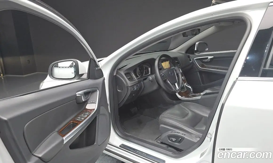 Volvo S60 2018 2.0 автомат (гидро), фото 13