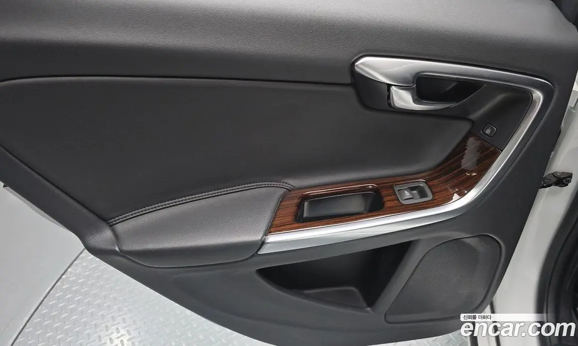 Volvo S60 2018 2.0 автомат (гидро), фото 15