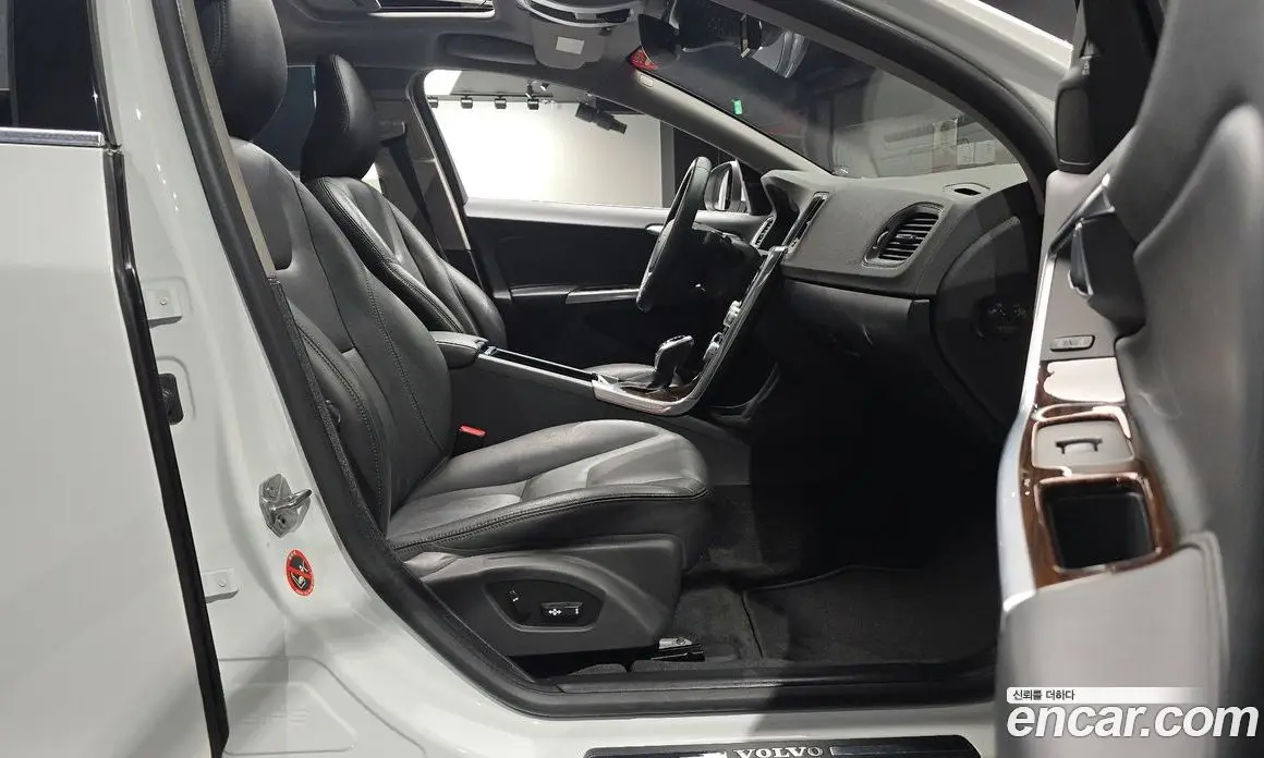 Volvo S60 2018 2.0 автомат (гидро), фото 16