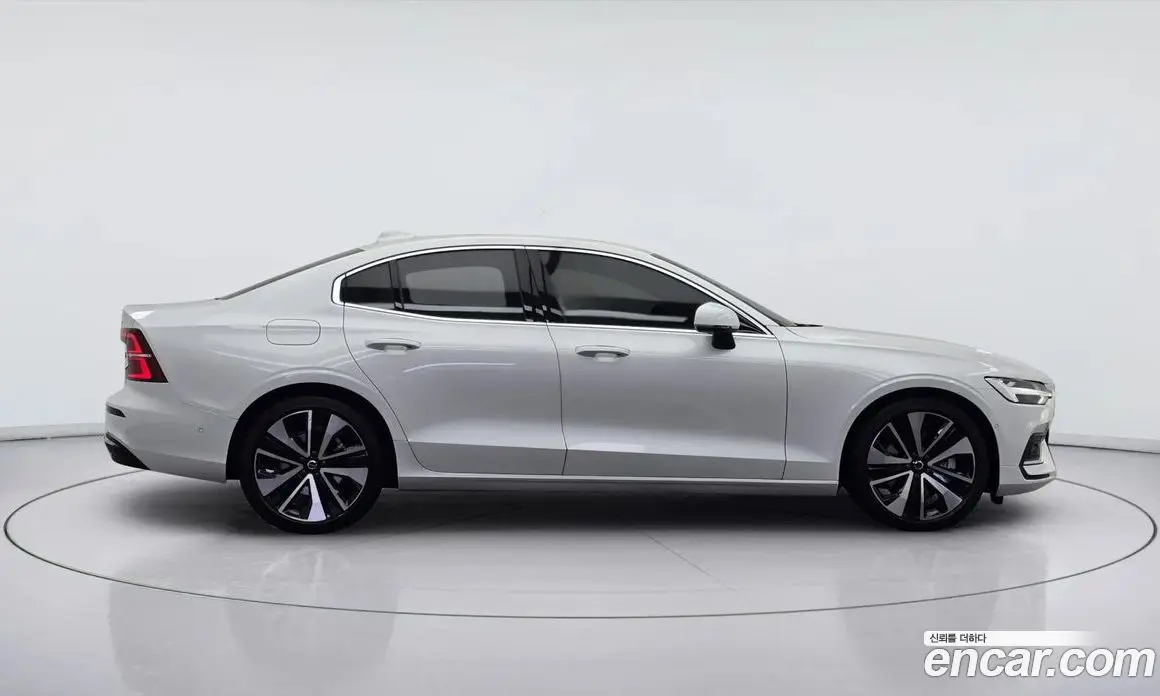 Volvo S60 2023 2.0 автомат (гидро), фото 3