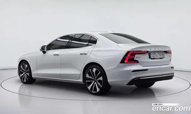Volvo S60 2023 2.0 автомат (гидро), миниатюра 4