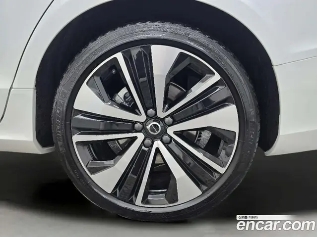 Volvo S60 2023 2.0 автомат (гидро), миниатюра 5