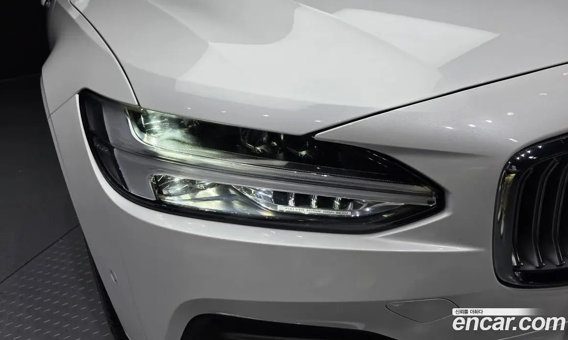 Volvo S90 2023 2.0 автомат (гидро), фото 8