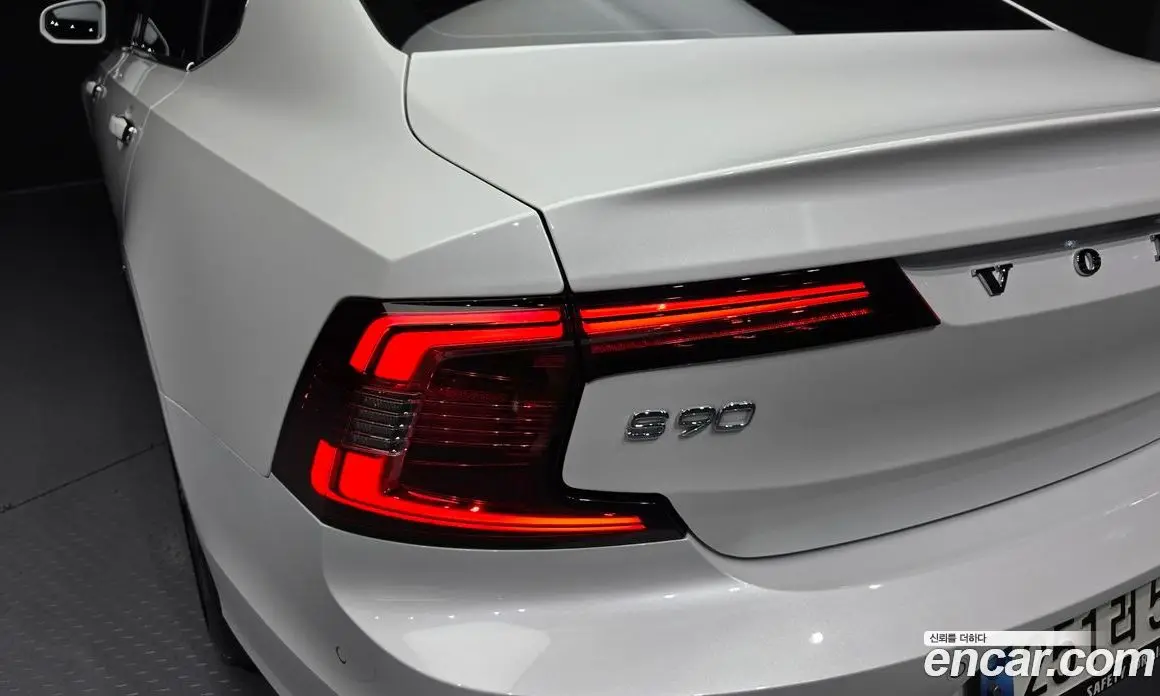 Volvo S90 2023 2.0 автомат (гидро), фото 9