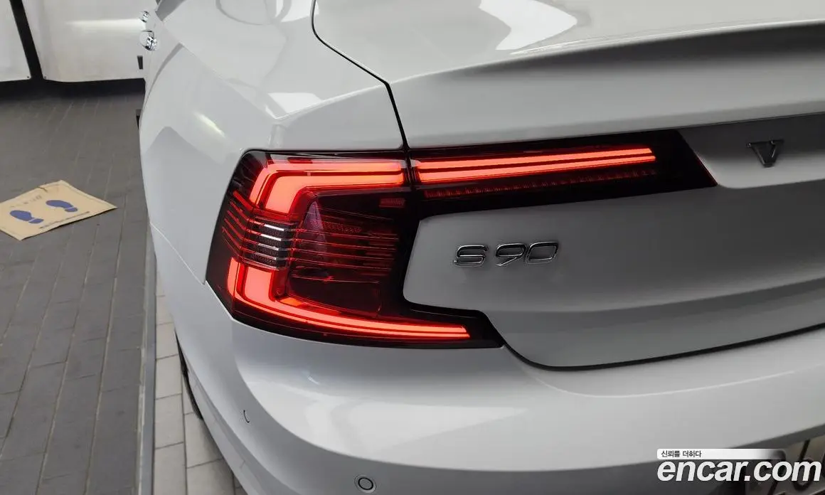 Volvo S90 2023 2.0 автомат (гидро), фото 9