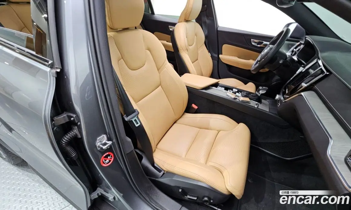 Volvo V60 2020 2.0 автомат (гидро), фото 24