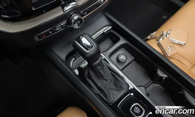 Volvo XC60 2018 2.0 автомат (гидро), миниатюра 11