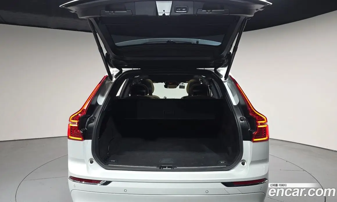 Volvo XC60 2018 2.0 автомат (гидро), фото 25