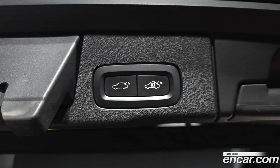 Volvo XC60 2018 2.0 автомат (гидро), фото 33