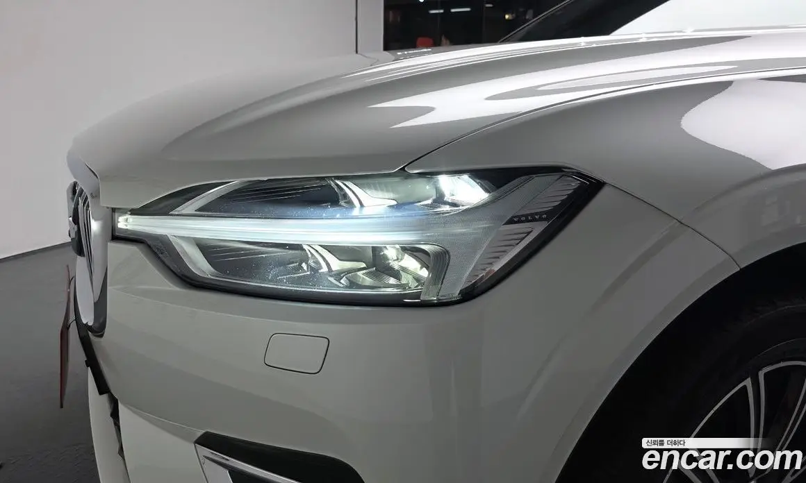 Volvo XC60 2018 2.0 автомат (гидро), фото 7
