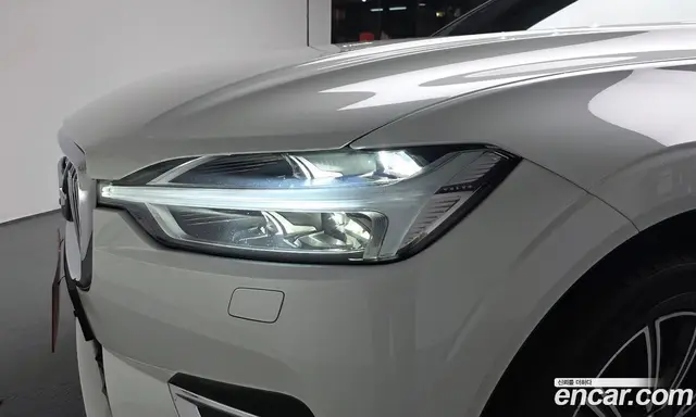 Volvo XC60 2018 2.0 автомат (гидро), миниатюра 7