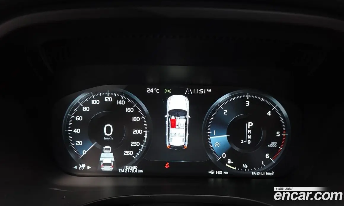 Volvo XC60 2018 2.0 автомат (гидро), фото 10