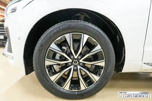 Volvo XC60 2023 2.0 автомат (гидро), миниатюра 5