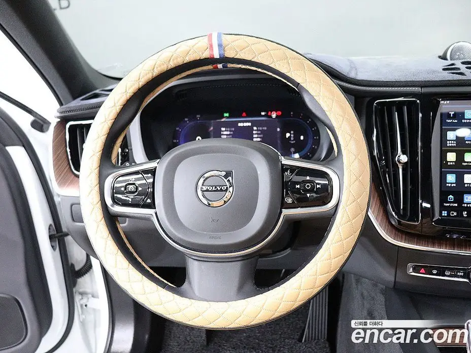 Volvo XC60 2024 2.0 автомат (гидро), фото 9