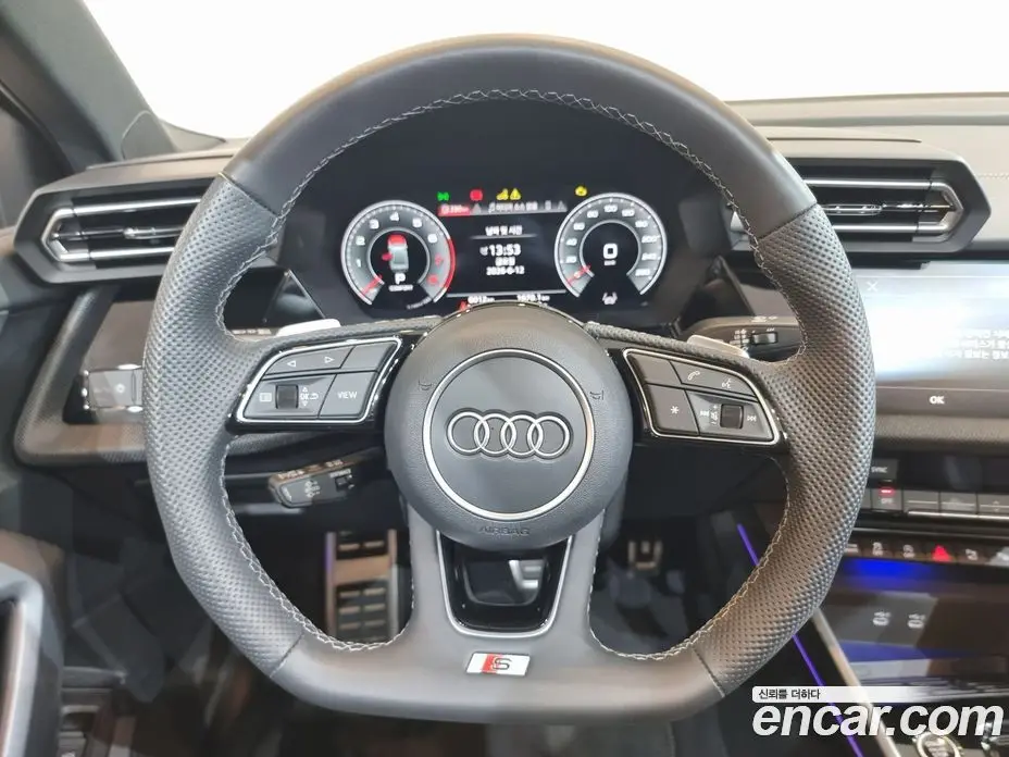 Audi A3 2025 2.0 автомат (гидро), фото 13