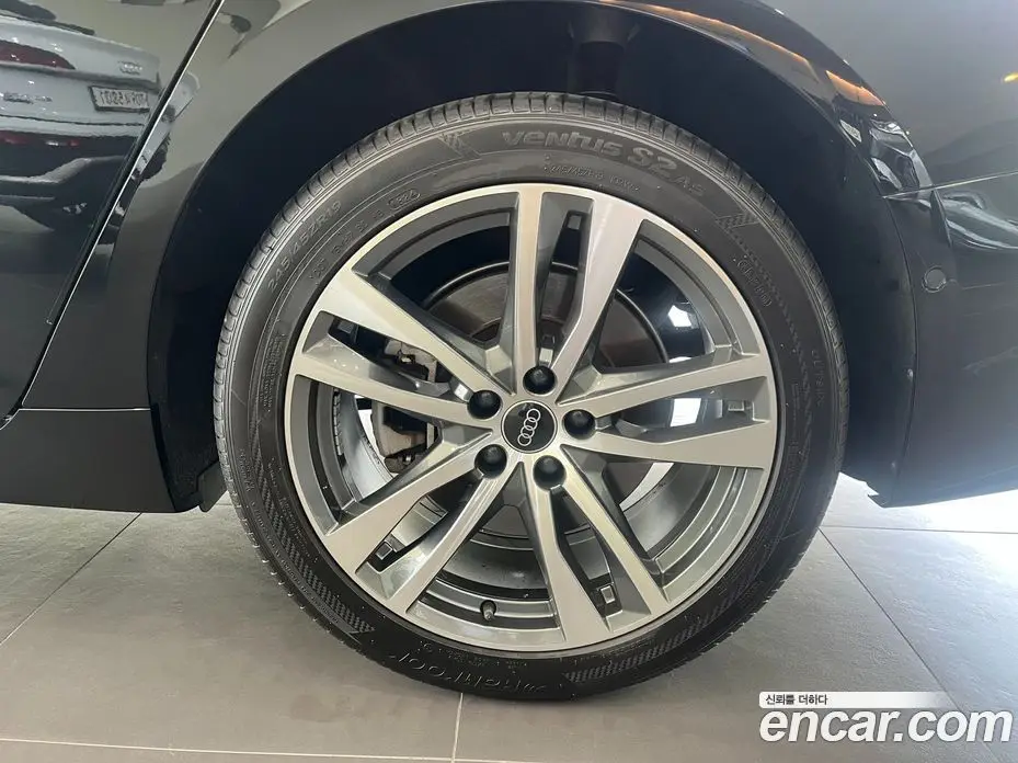 Audi A6 2023 2.0 автомат (гидро), фото 5