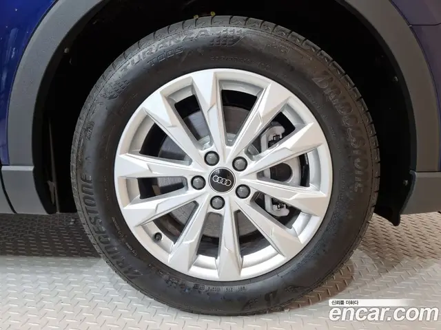 Audi Q3 2025 2.0 автомат (гидро), миниатюра 5