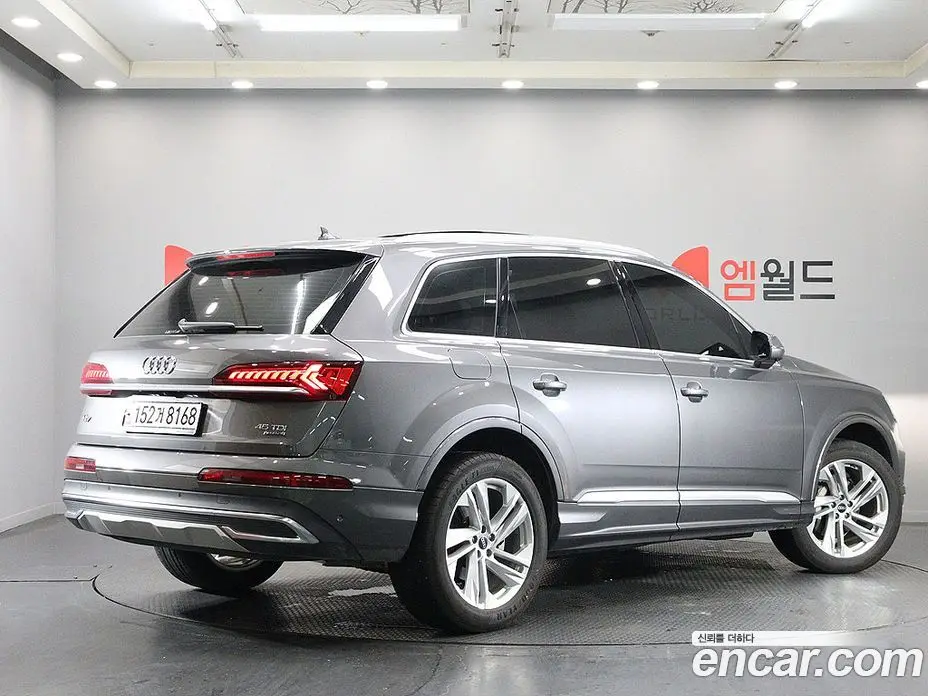 Audi Q7 2023 3.0 автомат (гидро), фото 4
