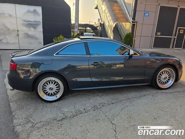 Audi S5 2009 4.2 автомат (гидро), миниатюра 2