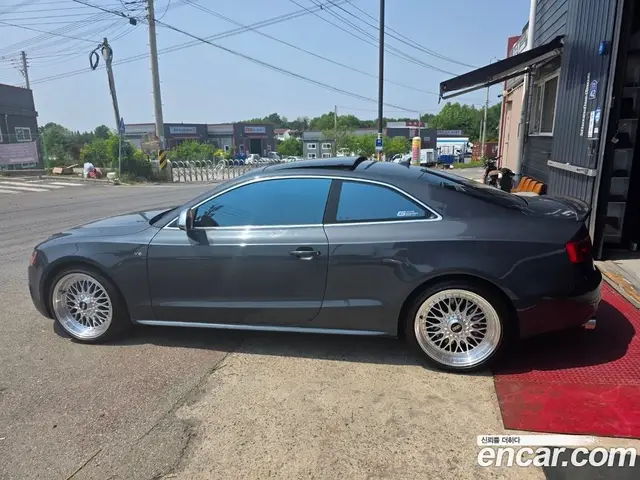 Audi S5 2009 4.2 автомат (гидро), миниатюра 5