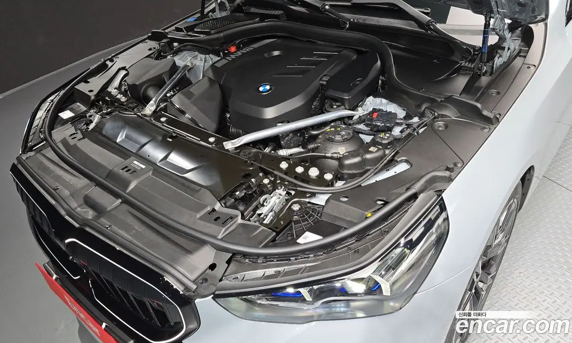 BMW 5 серия 2025 2.0 автомат (гидро), фото 6