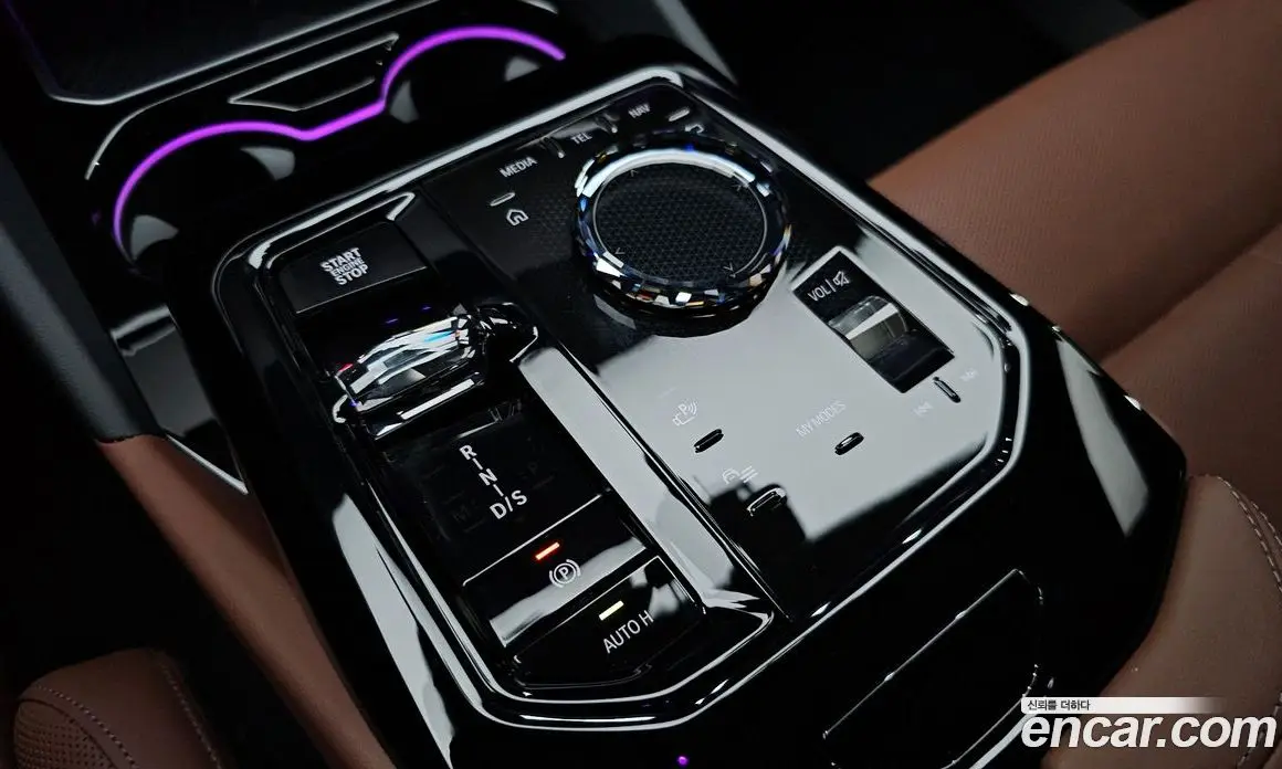 BMW 5 серия 2025 2.0 автомат (гидро), фото 9