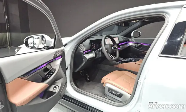 BMW 5 серия 2025 2.0 автомат (гидро), миниатюра 10
