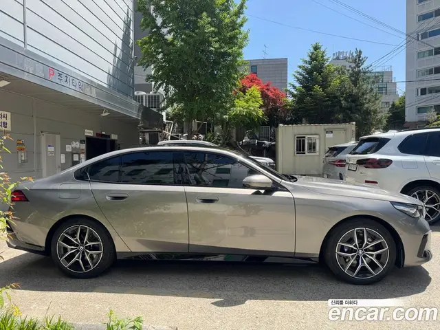 BMW 5 серия 2026 2.0 автомат (гидро), миниатюра 2