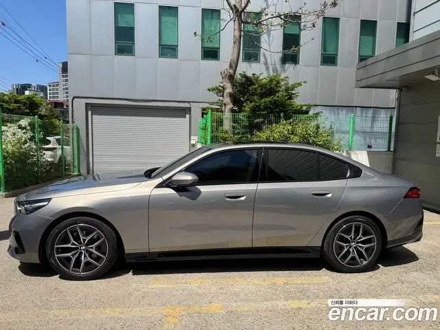 BMW 5 серия 2026 2.0 автомат (гидро), миниатюра 6
