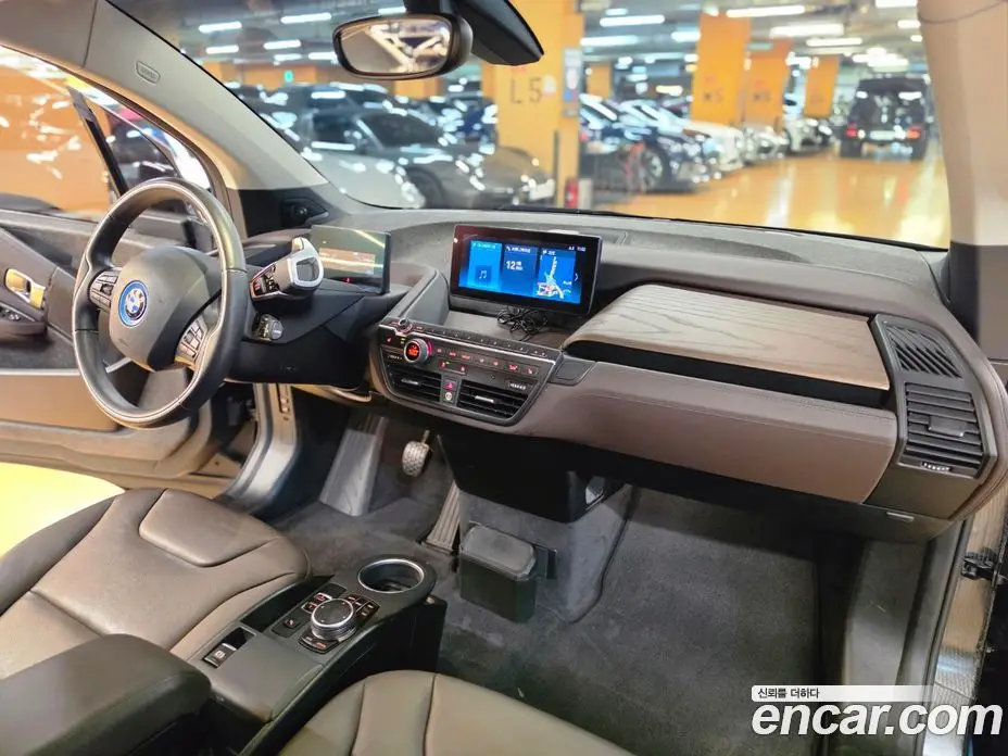 BMW i3 2021 0.1 автомат (гидро), фото 6
