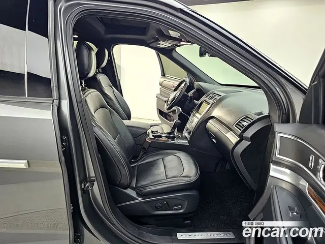 Ford Explorer 2019 2.3 автомат (гидро), миниатюра 11
