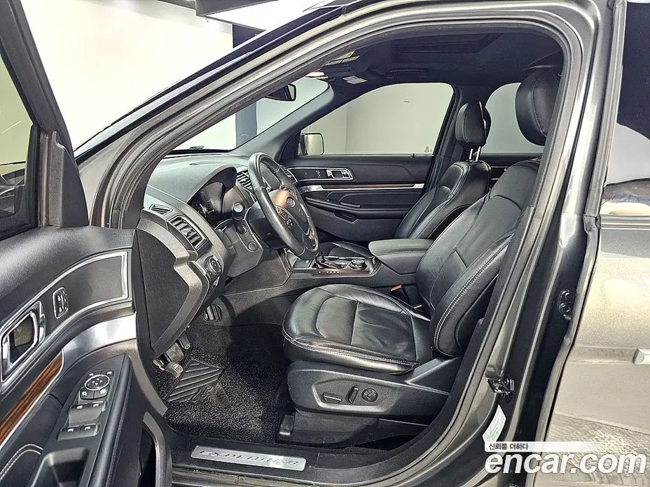Ford Explorer 2019 2.3 автомат (гидро), фото 8
