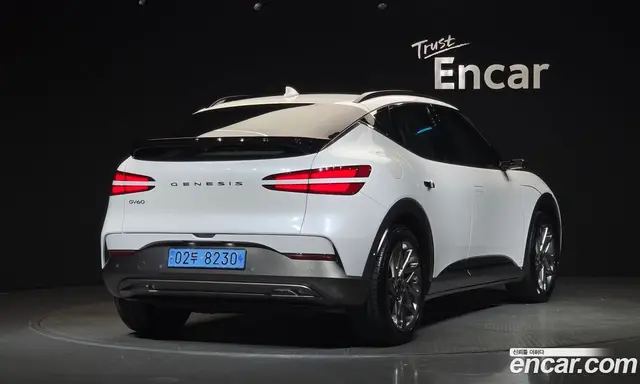 Genesis GV60 2023 0.1 автомат (гидро), миниатюра 2