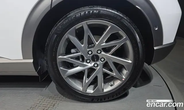 Genesis GV60 2023 0.1 автомат (гидро), миниатюра 7