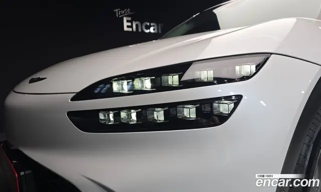 Genesis GV60 2023 0.1 автомат (гидро), миниатюра 8