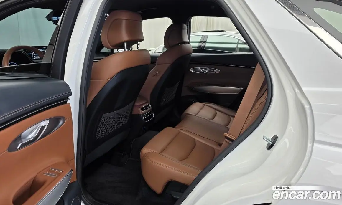 Genesis GV70 2023 2.5 автомат (гидро), фото 16