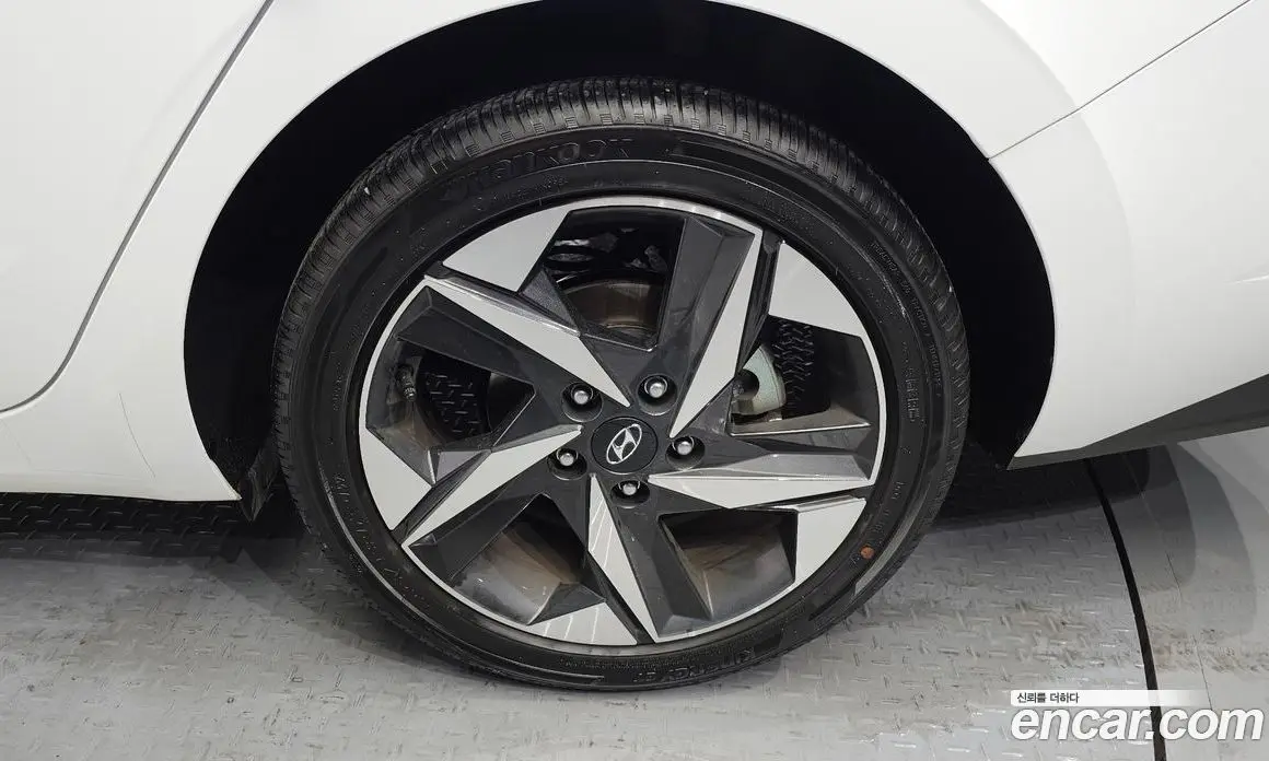 Hyundai Avante 2020 1.6 автомат (гидро), фото 7