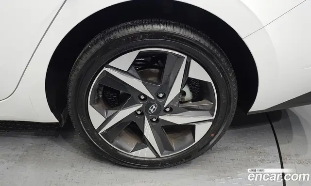 Hyundai Avante 2020 1.6 автомат (гидро), миниатюра 7