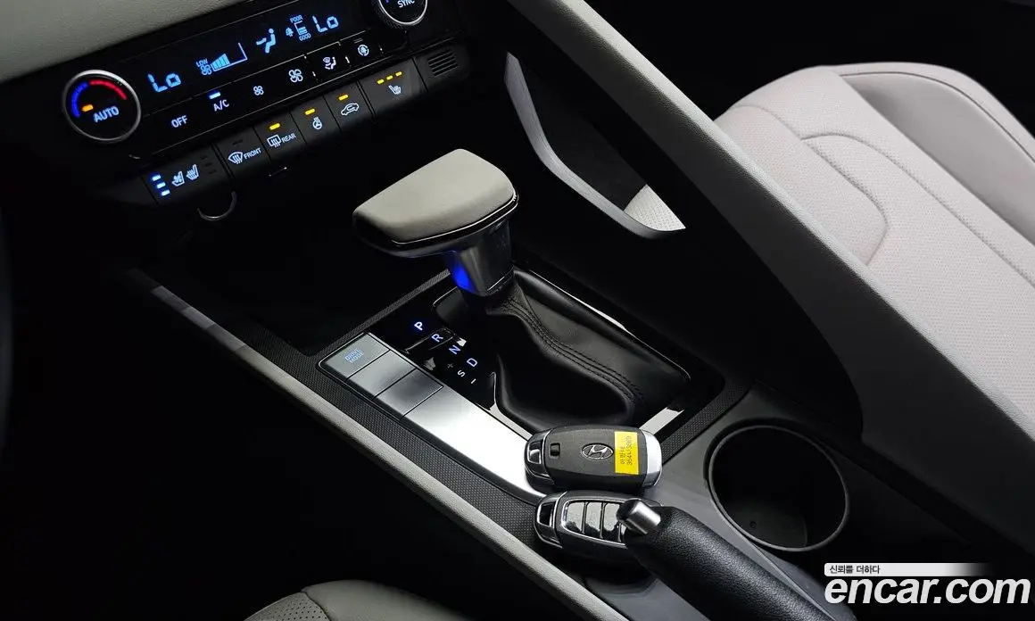 Hyundai Avante 2021 1.6 автомат (гидро), фото 11