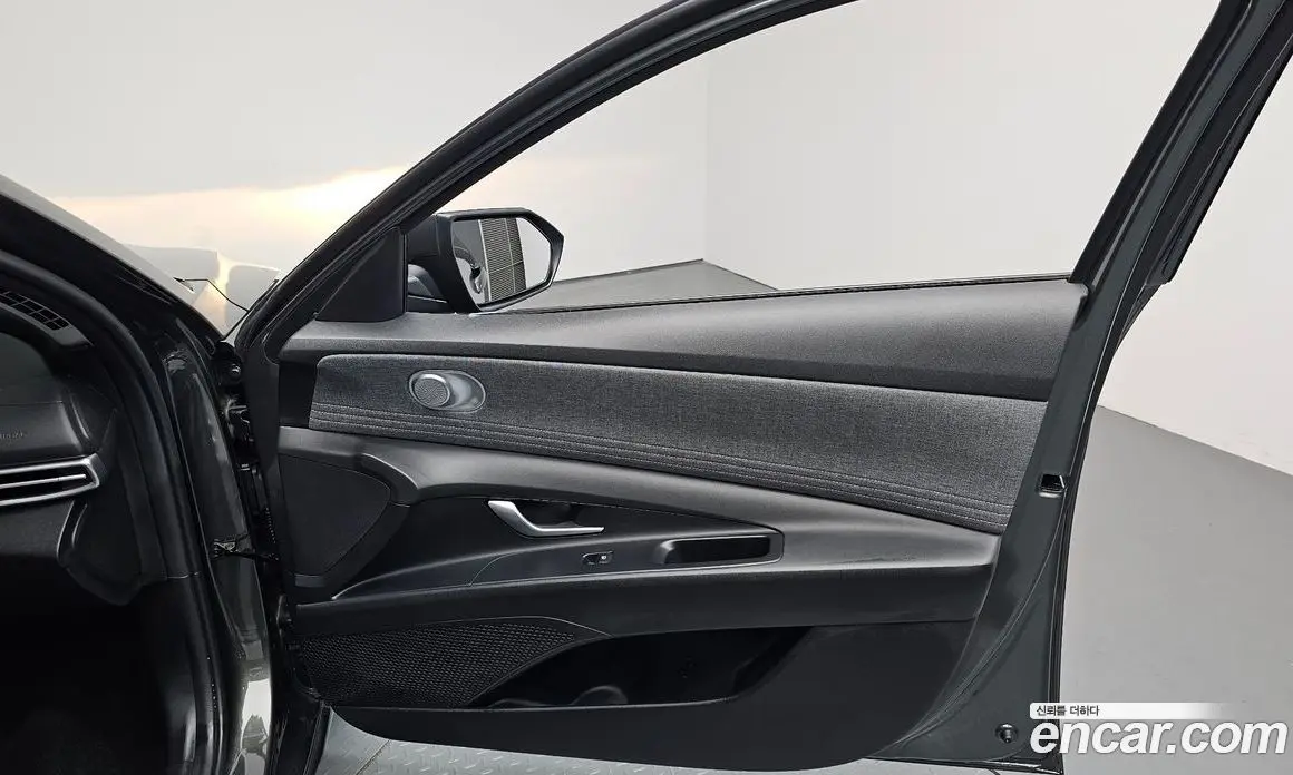 Hyundai Avante 2021 1.6 автомат (гидро), фото 13