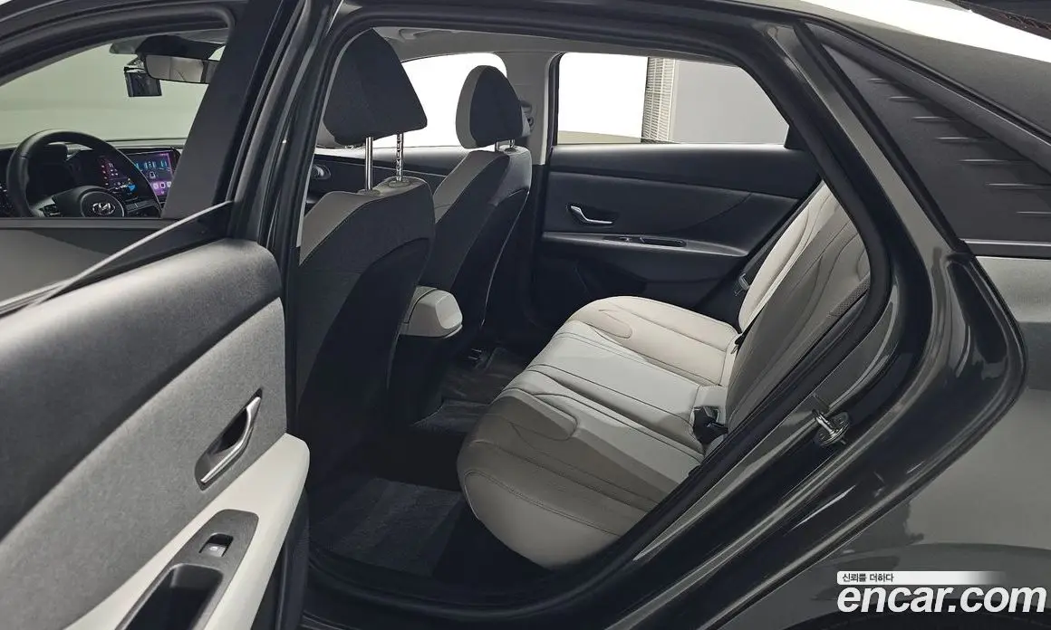 Hyundai Avante 2021 1.6 автомат (гидро), фото 17