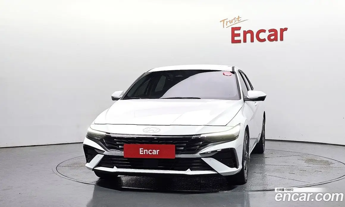 Hyundai Avante 2024 1.6 автомат (гидро), фото 3