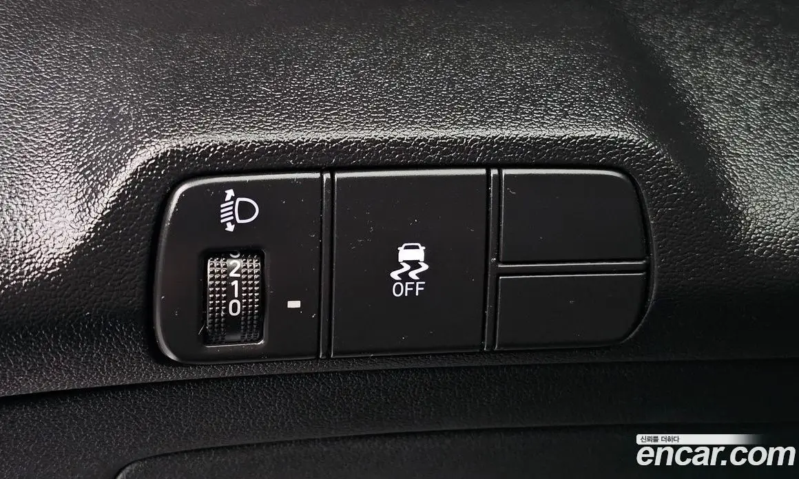 Hyundai Avante 2024 1.6 автомат (гидро), фото 27