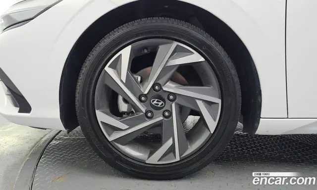 Hyundai Avante 2024 1.6 автомат (гидро), миниатюра 5