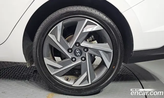 Hyundai Avante 2024 1.6 автомат (гидро), миниатюра 7