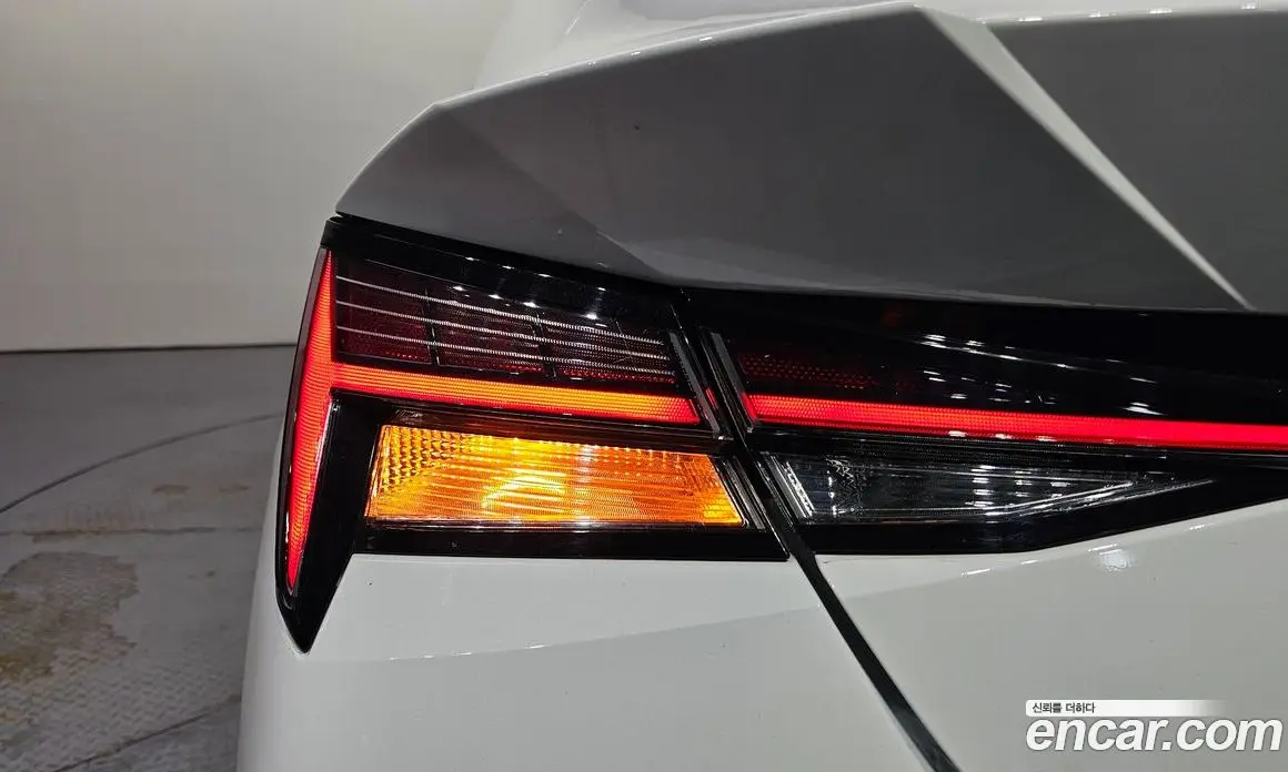 Hyundai Avante 2024 1.6 автомат (гидро), фото 9