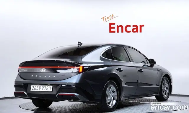 Hyundai Sonata 2023 2.0 автомат (гидро), миниатюра 2