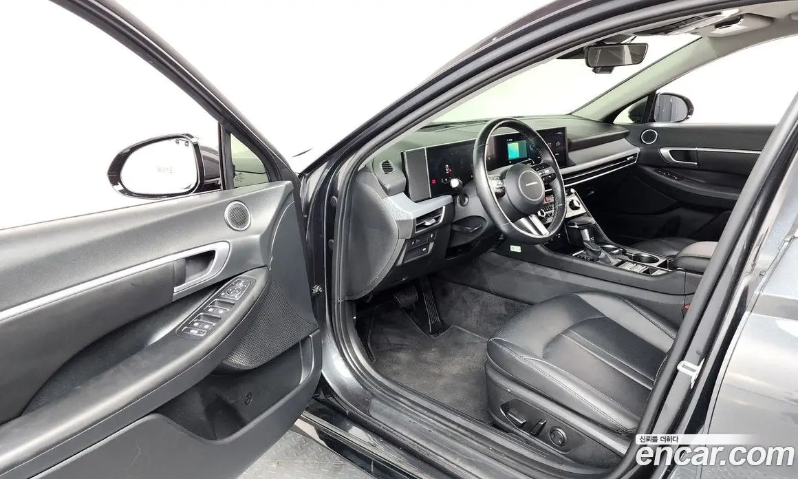 Hyundai Sonata 2023 2.0 автомат (гидро), фото 13