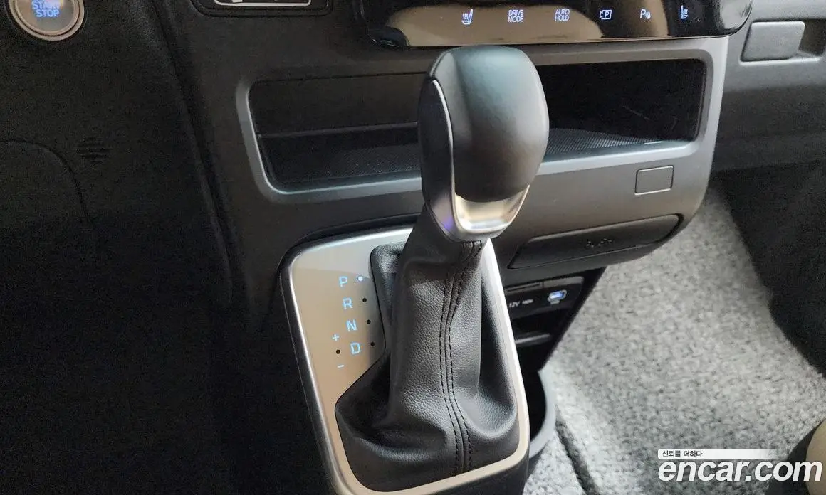Hyundai Staria 2024 3.5 автомат (гидро), фото 12