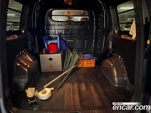 Hyundai Staria 2025 2.2 автомат (гидро), миниатюра 2